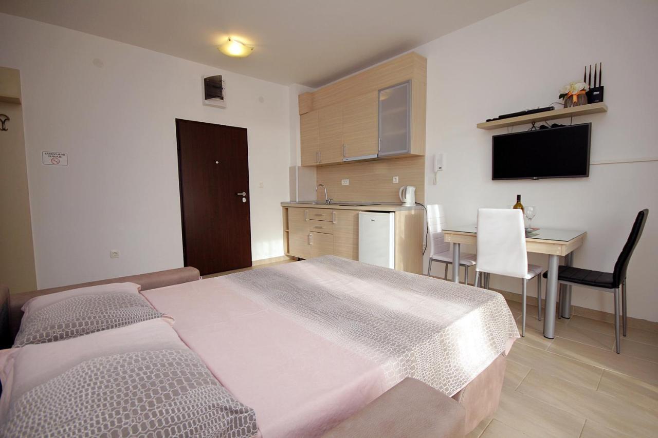 Dj Apartment