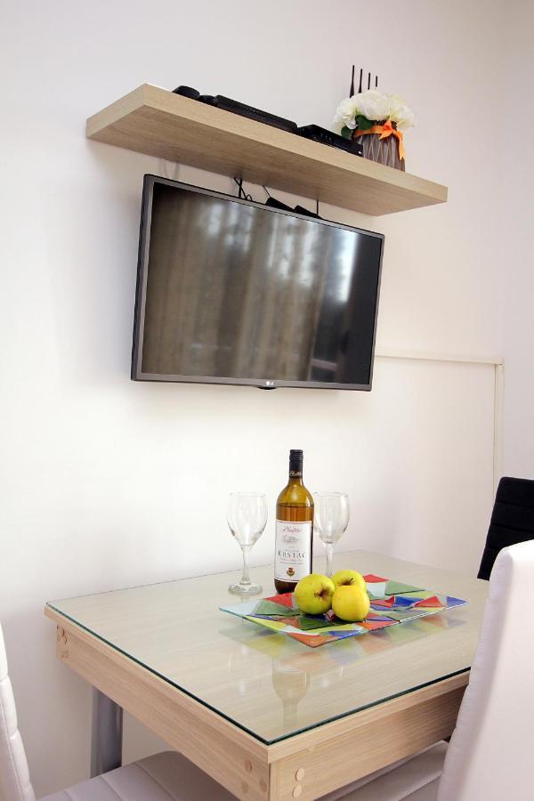 Apartment Dj *