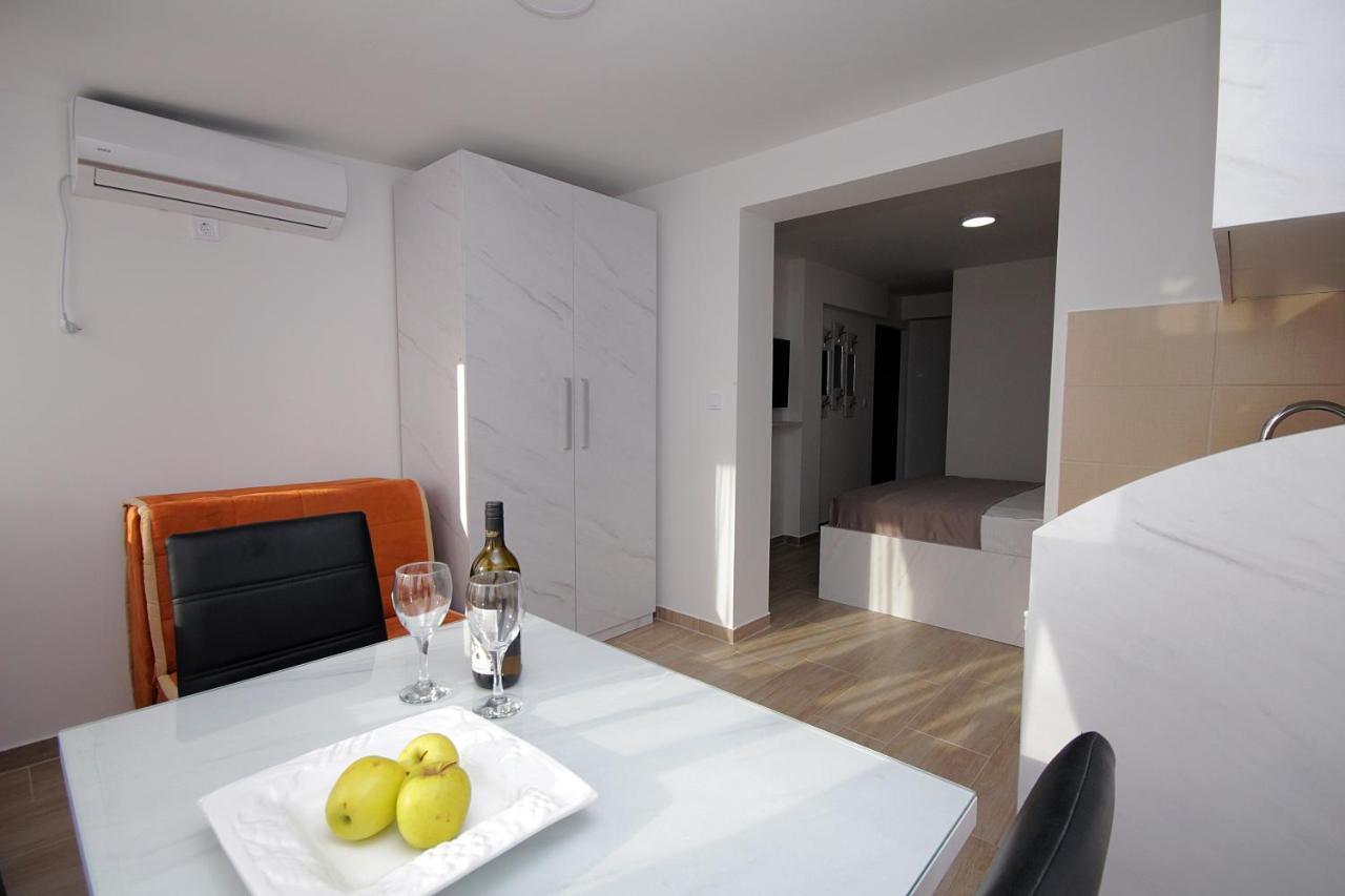 Dj Apartment